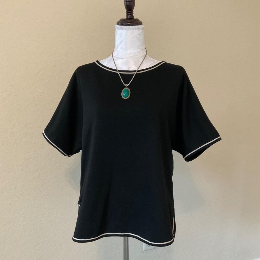 Max Studio Black Short Sleeve Top Womens Large Relaxed Fit White Piping Tee - Picture 1 of 8
